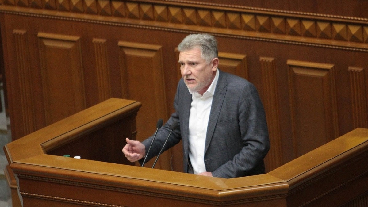 Артур Мартовицкий требует срочно восстановить льготы чернобыльцам