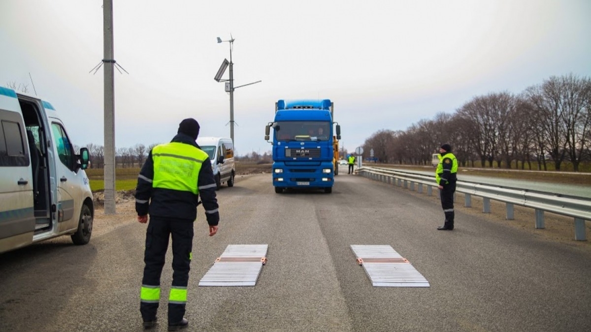 Водителю фуры выписали штраф 80 тысяч гривен за перегруз