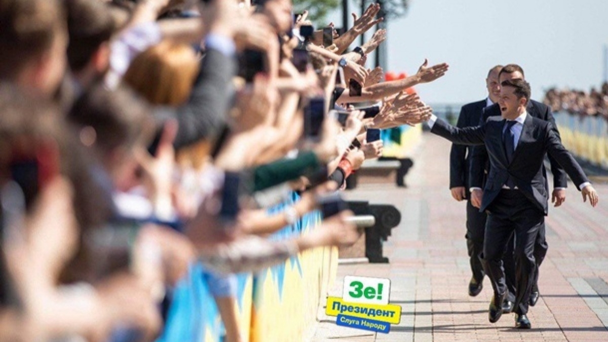 В Украине уже официально новый президент - Зеленский принял присягу