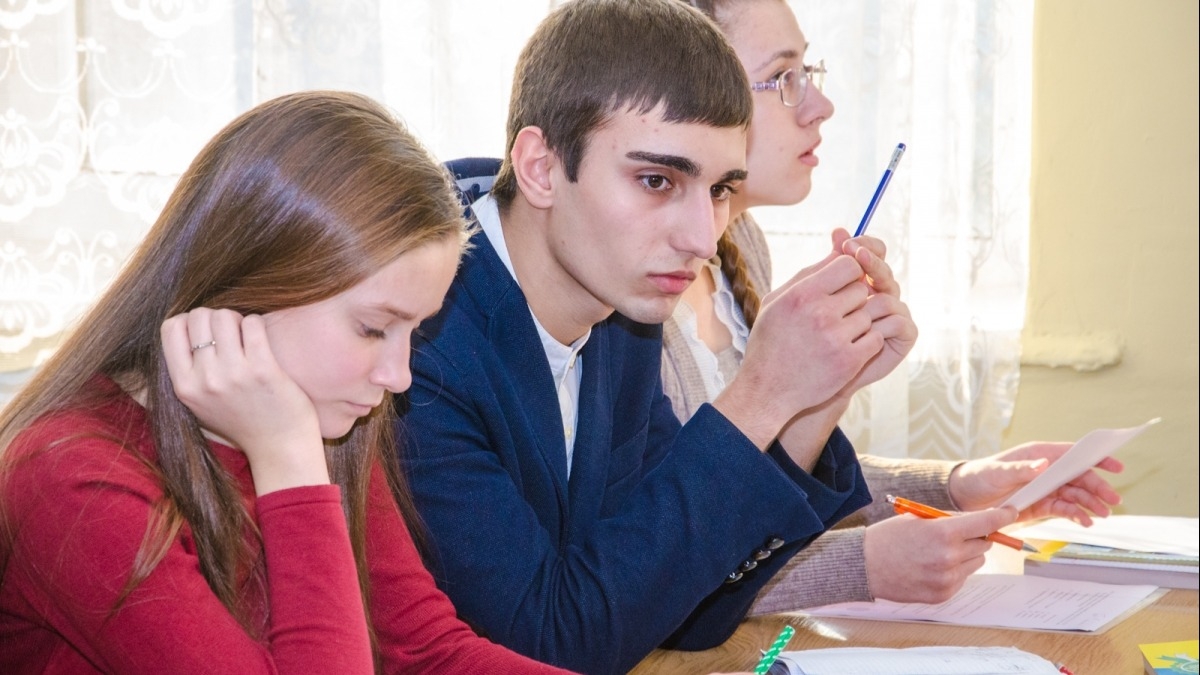 На Днепропетровщине тестирование по украинскому сдали более 28 тысяч абитуриентов