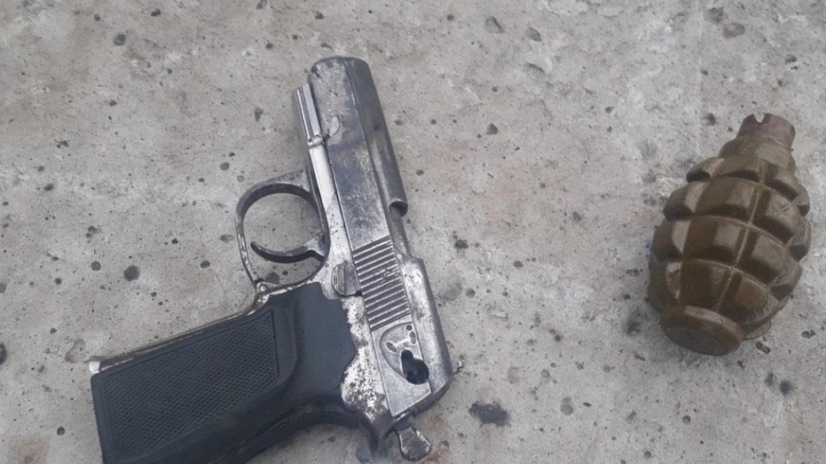 За сутки у двух жителей Павлограда оперативники изъяли пистолеты и боеприпасы