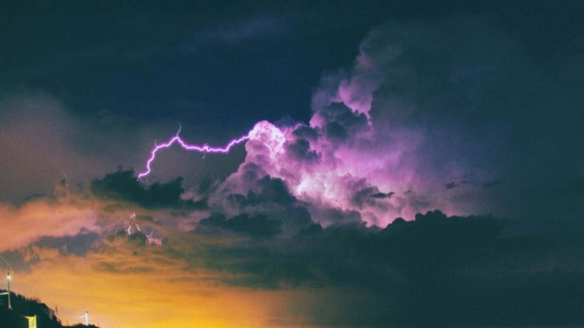 Как уберечься от грозы - советы спасателей