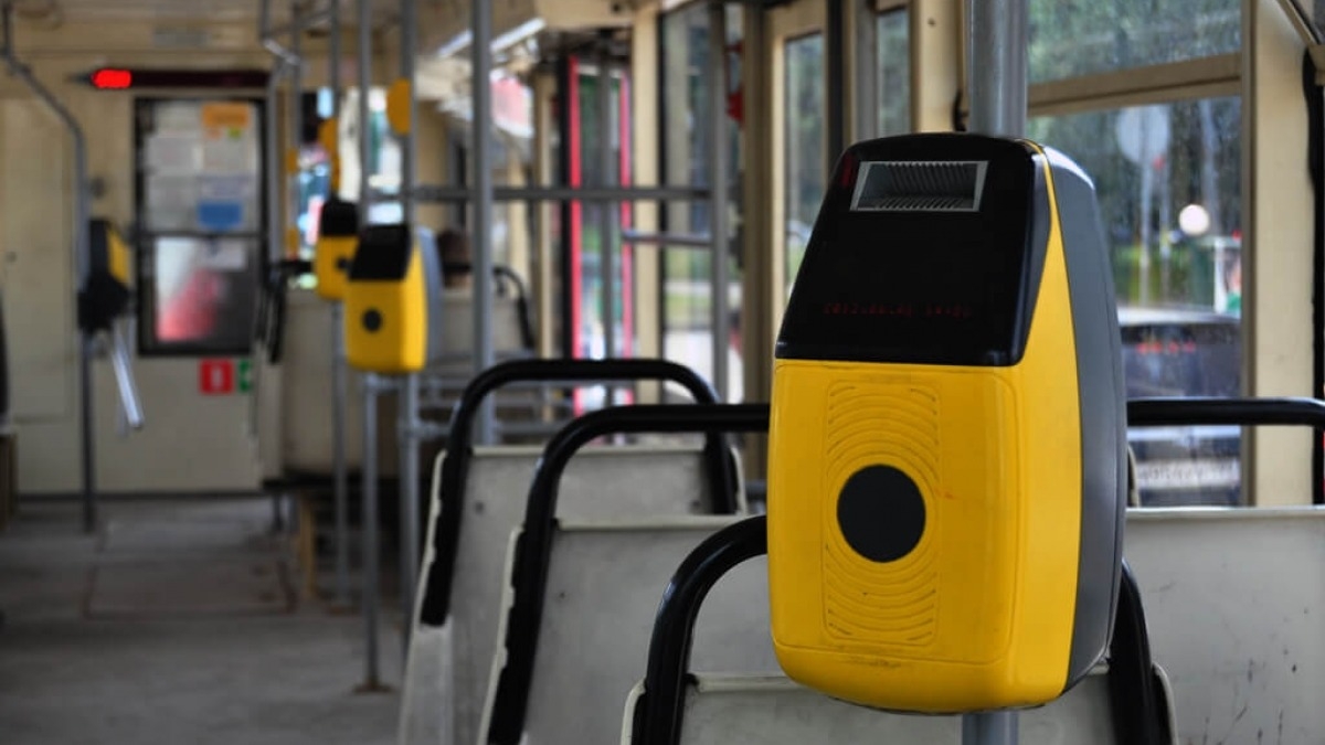 В Павлограде потратили 1,2 миллиона гривен на систему учета льготников в автобусах