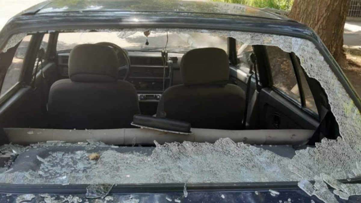 В Павлограде задержали мужчину который металлической трубой разбил 2 автомобиля