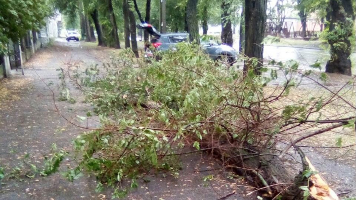 Без света в Днепропетровской области осталось 33 населенных пункта