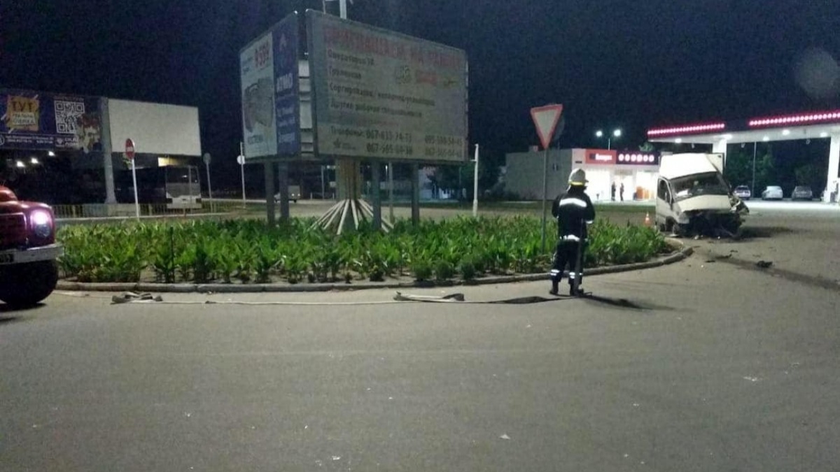 ДТП в Павлограде - столкнулась Газель и Опель. Пострадал водитель легковушки