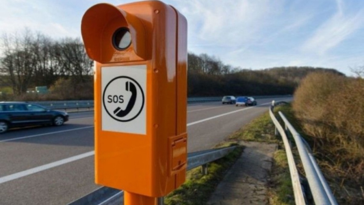 С 1 сентября на трассах будут устанавливать SOS-станции для первой помощи в случае чрезвычайных ситуаций