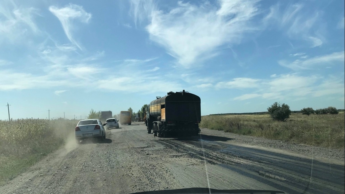 Из-за ремонта дороги Павлоград-Терновка на трассе образовалась пробка