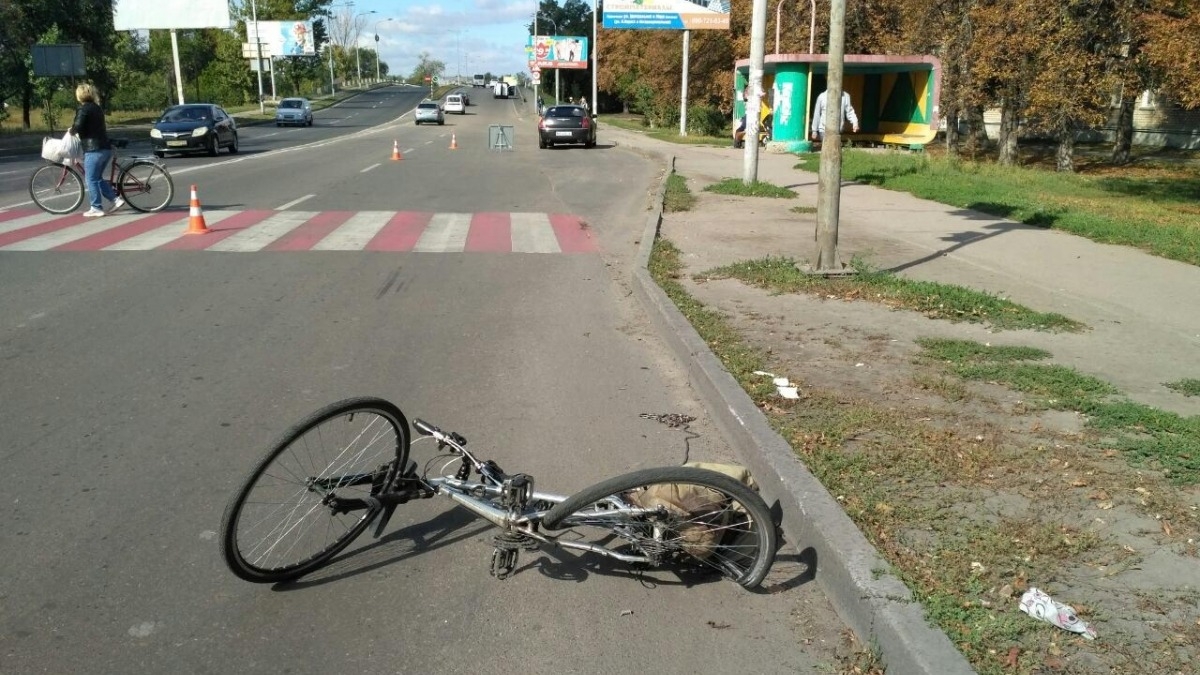 В Павлограде иномарка сбила велосипедиста - пострадавший в больнице