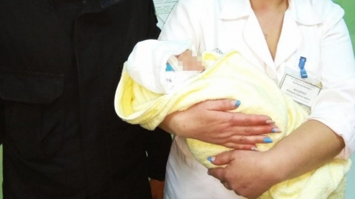 В Терновке мать с младенцем сбежала из больницы, их искала полиция