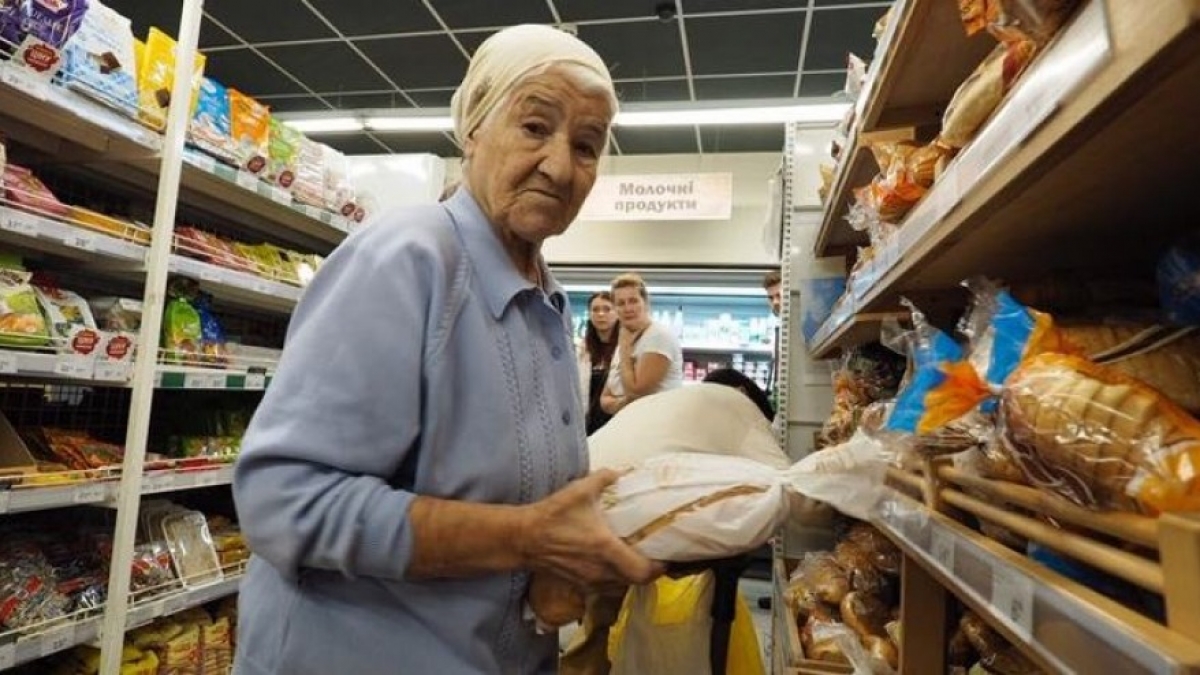Пенсии 11 тысяч гривен достаточно украинцам для 
