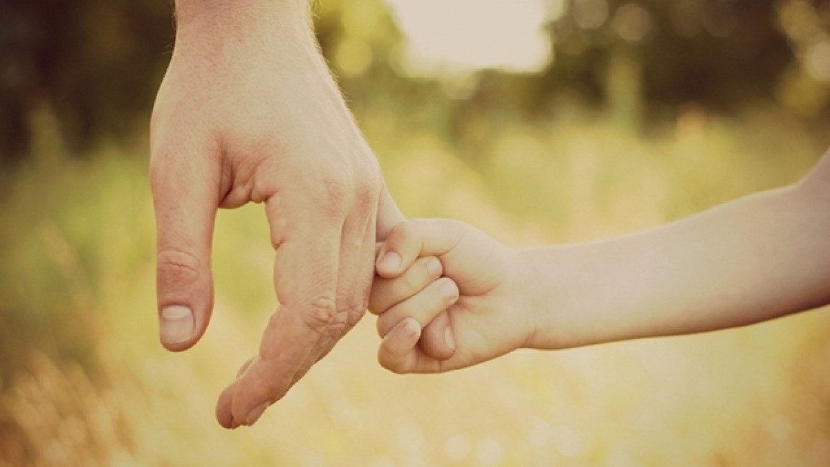 С начала года в области более 200 сирот устроили в приемные семьи и детские дома семейного типа