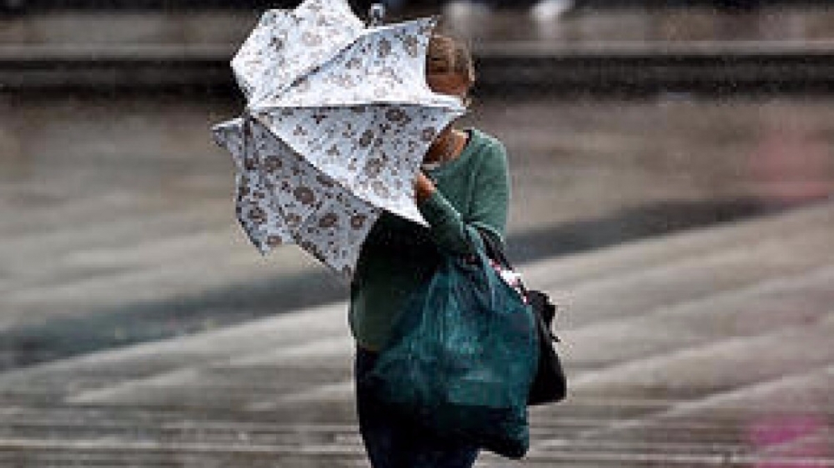 Синоптики предупреждают о сильных порывах ветра