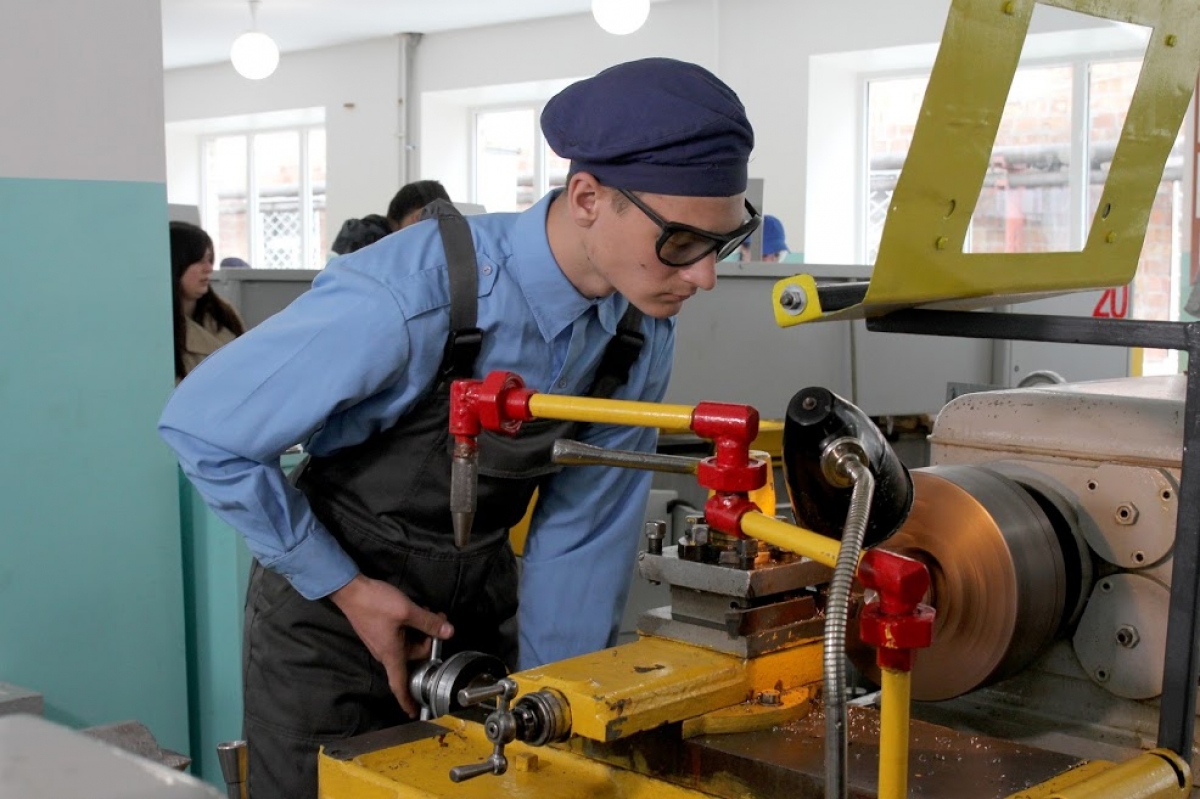 В профшколах Днепропетровщины будут внедрять дуальное обучение
