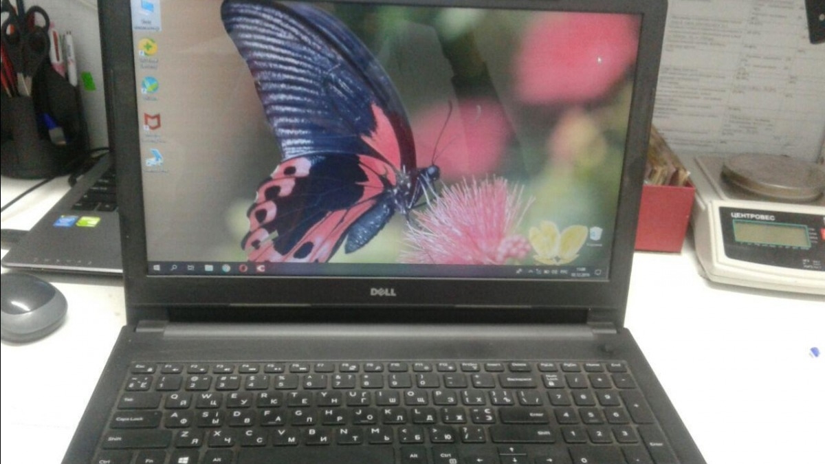 В Павлограде оперативники задержали мужчину, который украл из школы ноутбук и телевизор