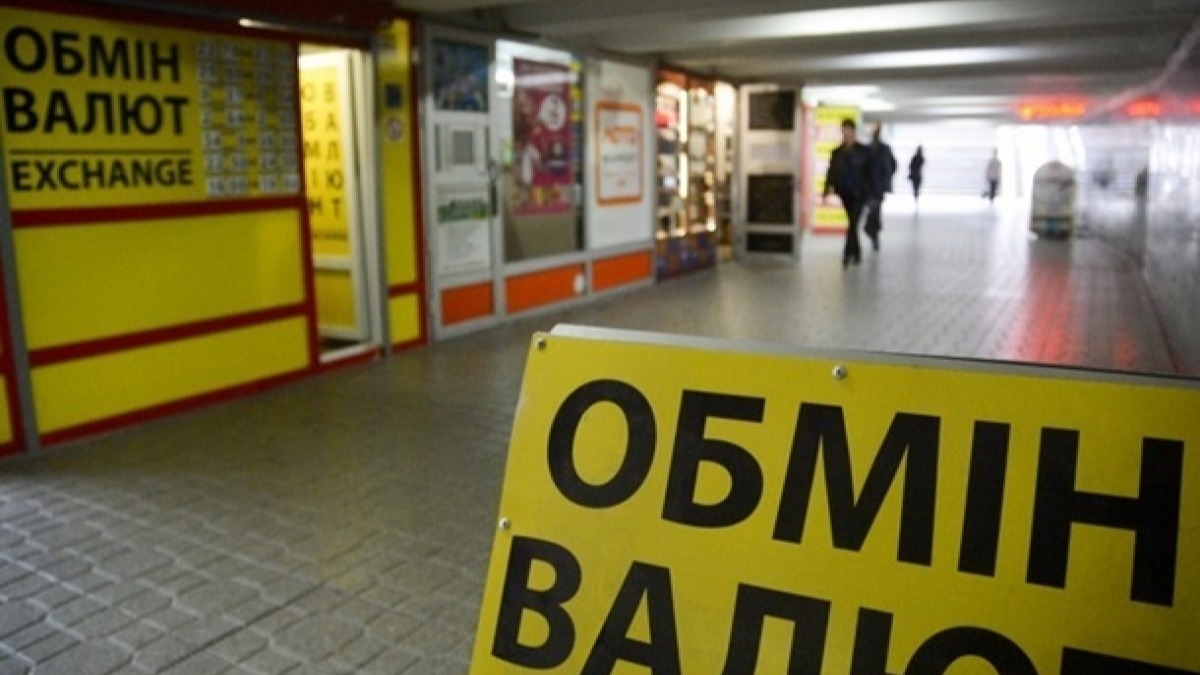 Гривна продолжает расти