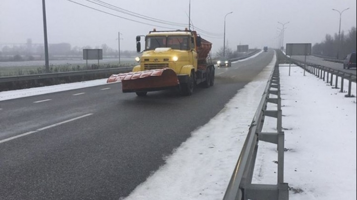 Непогода накрыла главные трассы Украины