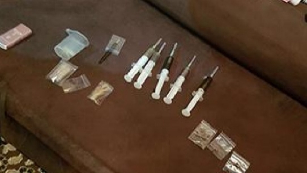 В Петропавловке полицейские задержали двух сбытчиков наркотиков