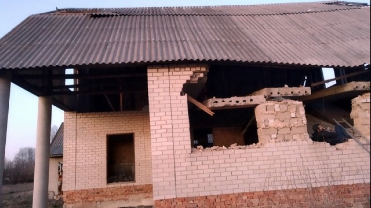 В Юрьевском районе от падения железобетонной плиты погиб мальчик