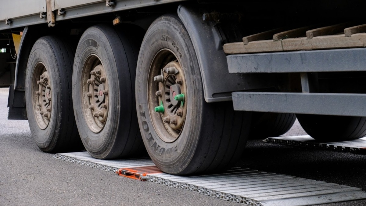 За неделю на дорогах области поймали 70 фур-нарушителей