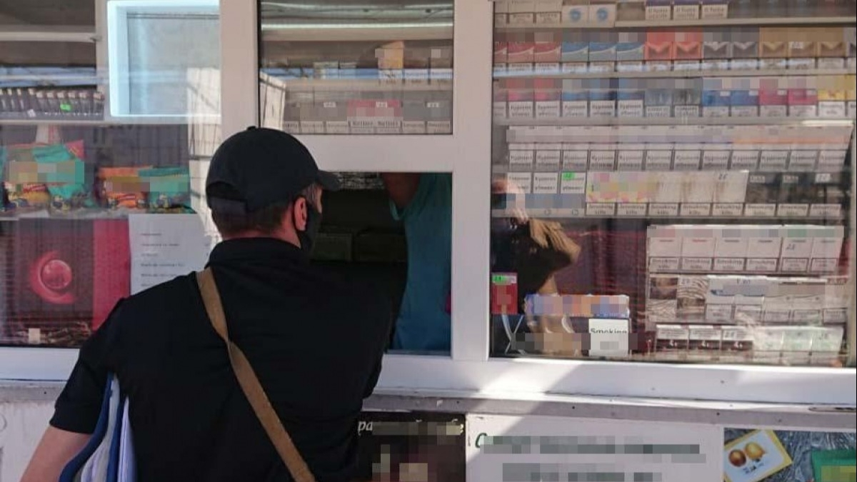 В Терновке полицейские изъяли более 5 тыс. пачек контрафактных сигарет
