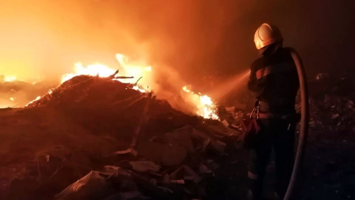 Ночью горела свалка бытовых отходов возле села Богуслав