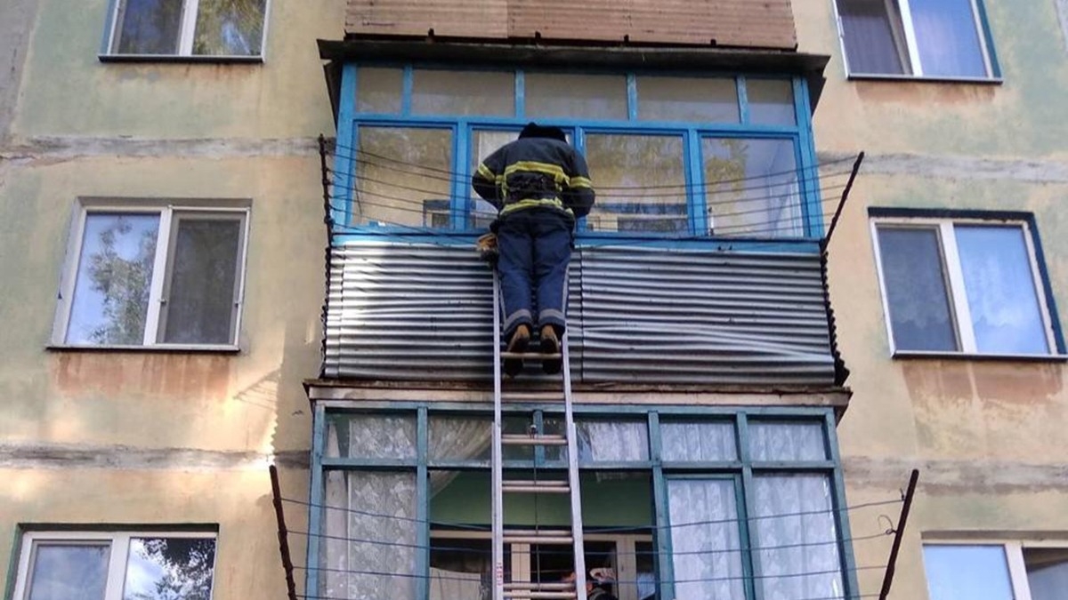 В Терновке что бы спасти 90 летнюю бабушку пришлось вызывать пожарных