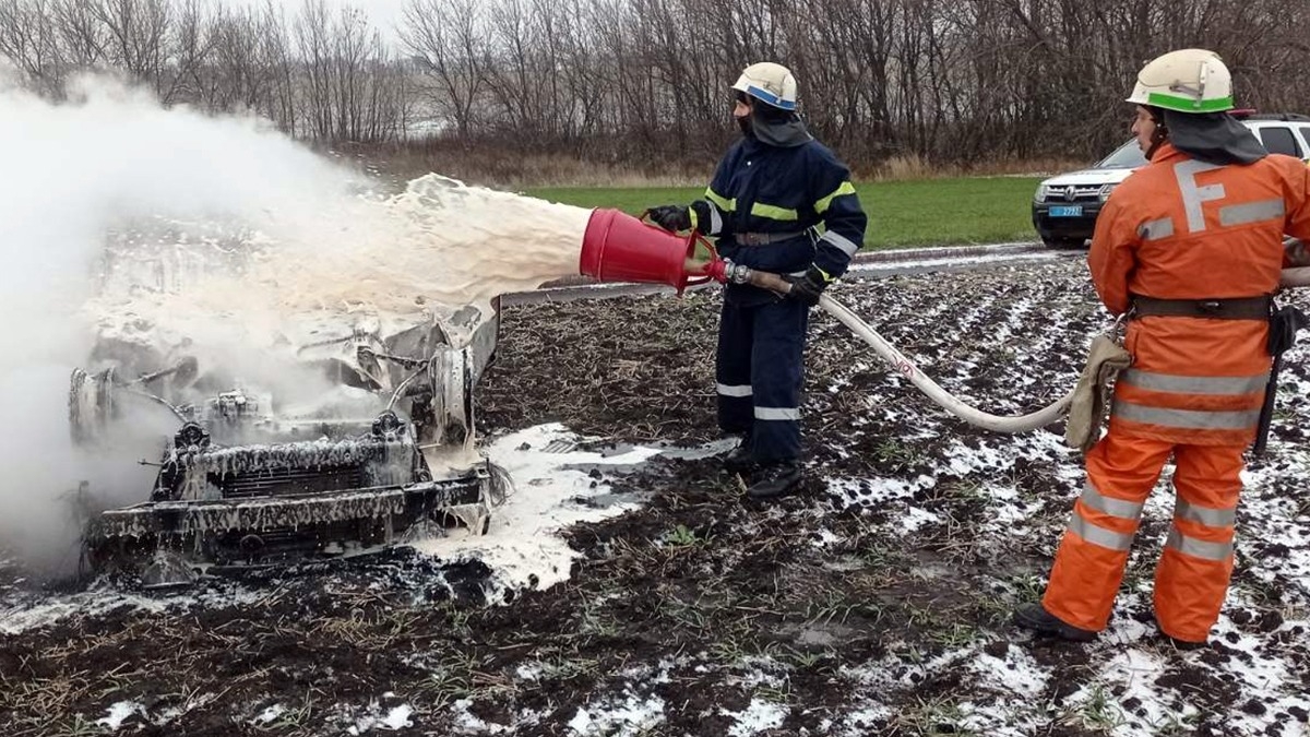 В Юрьевском районе в результате ДТП загорелся автомобиль