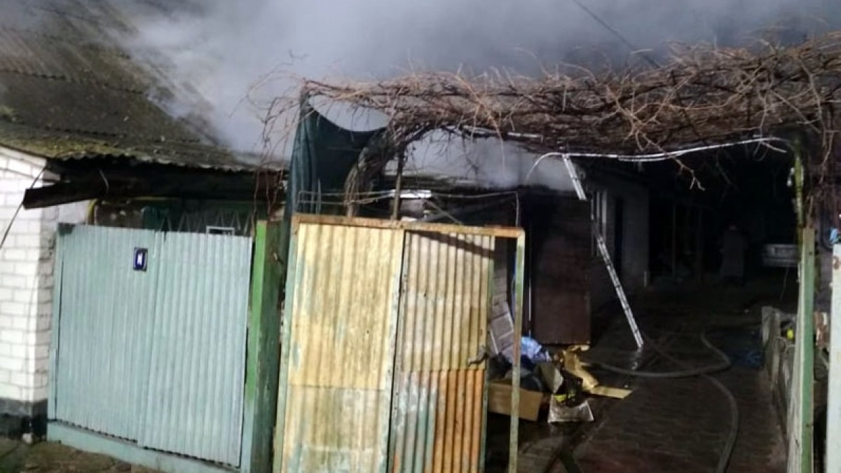 Пожар в частном секторе Павлограда - горел дом