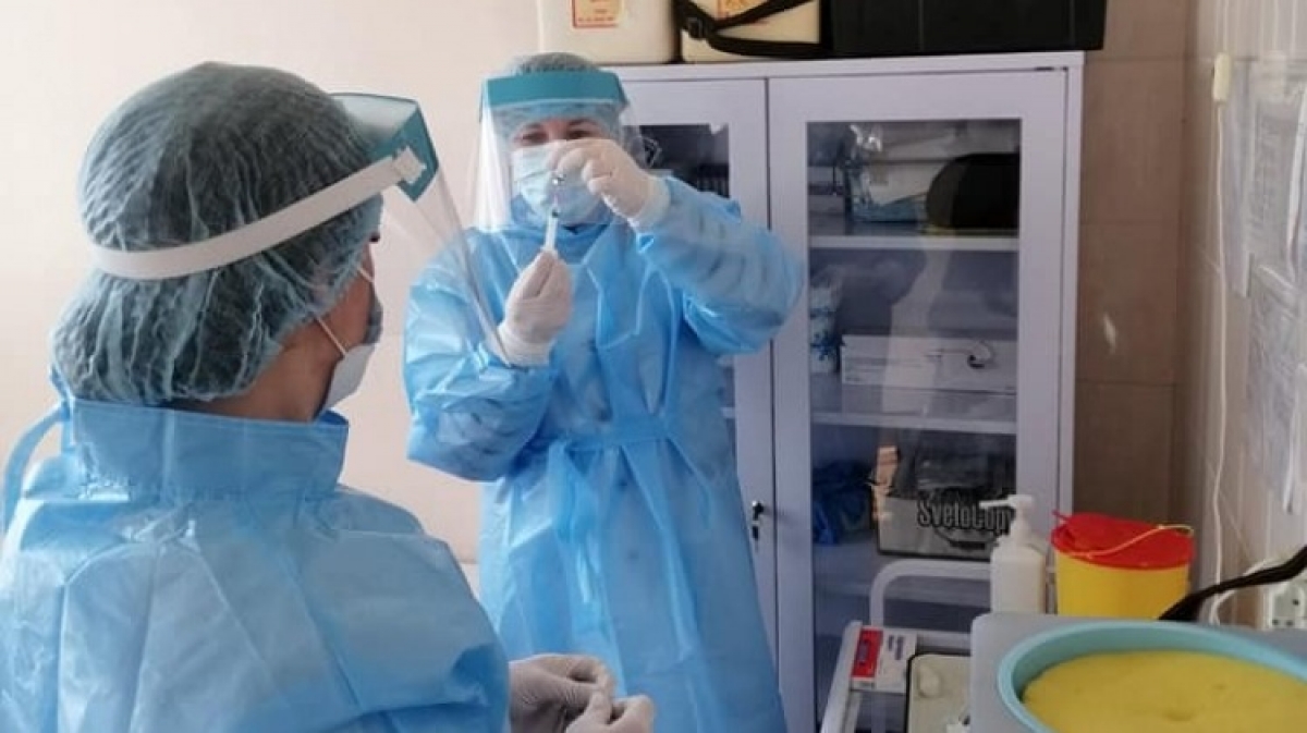 В Павлограде вакцинировались от коронавируса уже несколько сотен медиков