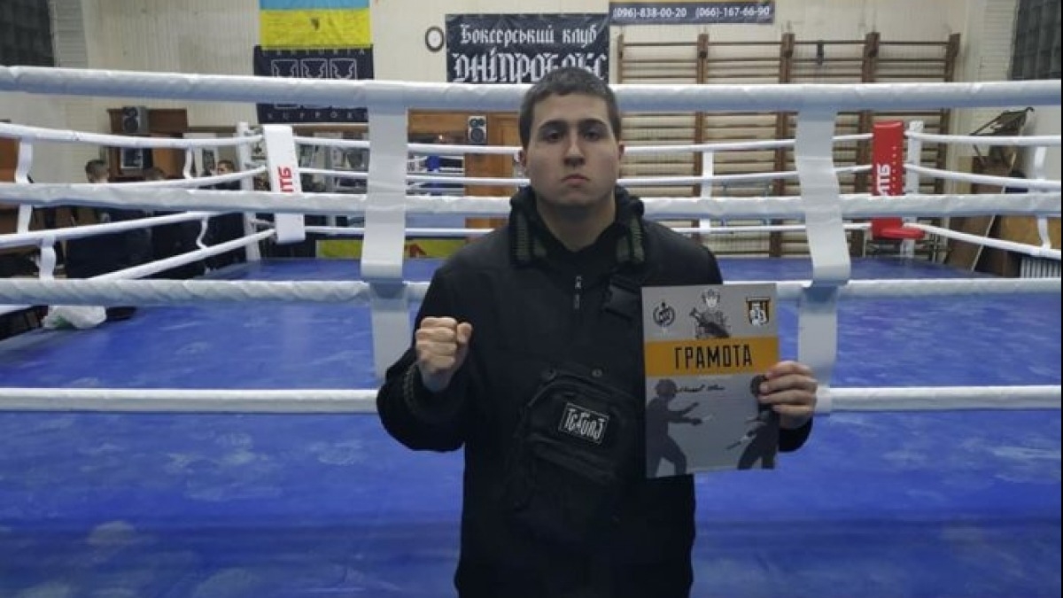 Павлоградец завоевал 1 место на турнире по ножевому бою