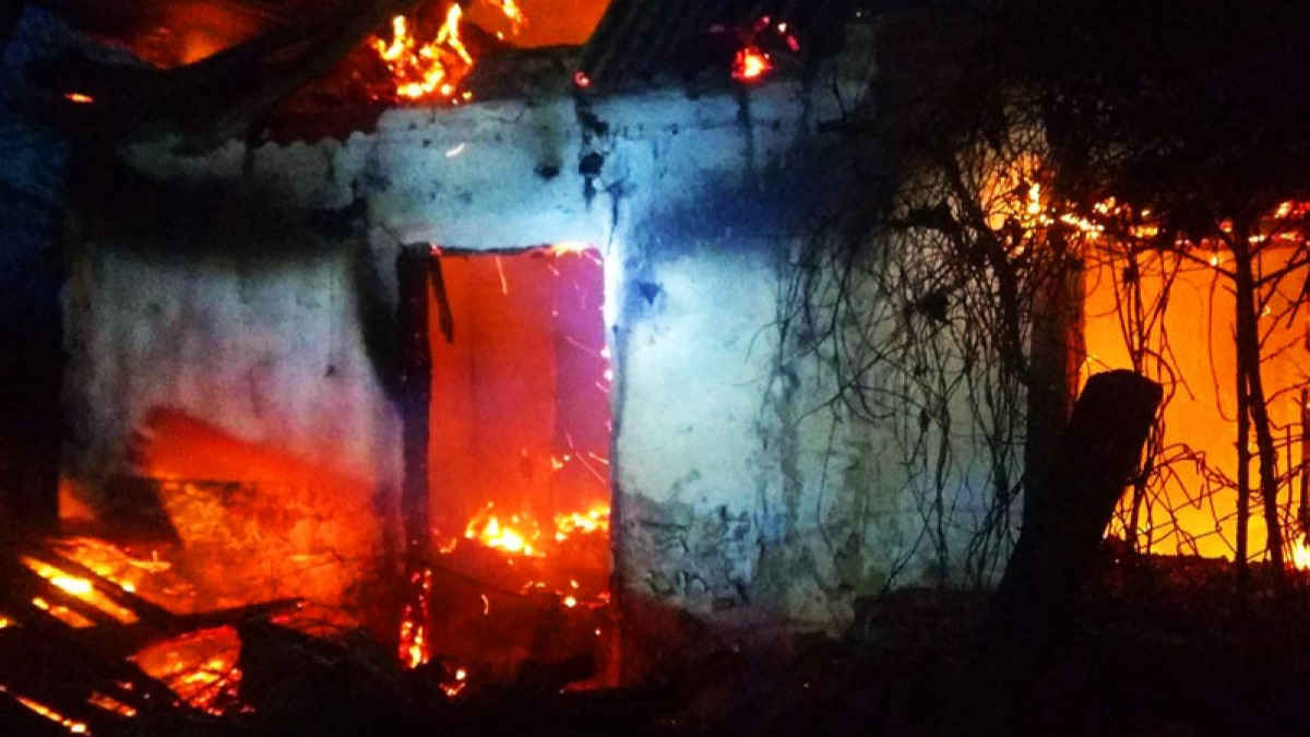 Юрьевский район: пожарные 3 часа тушили загоревшийся дом