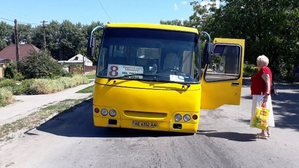 В Павлограде некоторые автобусы изменили маршрут из-за плохих дорог