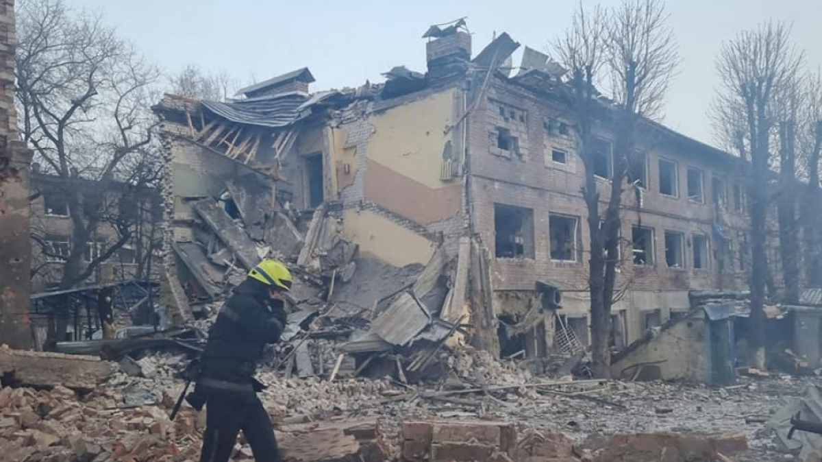 Три авиаудара по Днепру - снаряды взорвались у детского сада и жилого дома