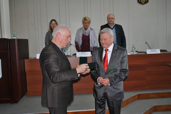 Павлоградца Виталия Голубушкина наградили почетным знаком 