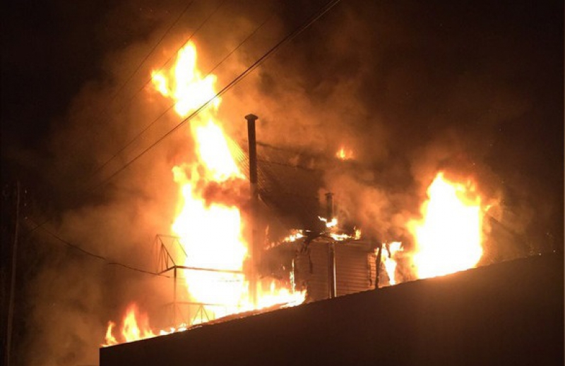 В Павлограде горел жилой дом