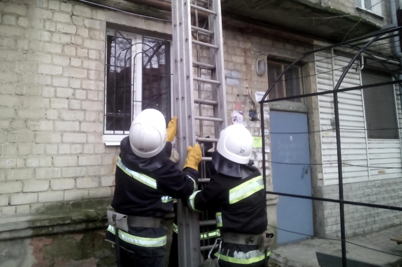 79-летняя жительница Павлограда вызывала на помощь спасателей