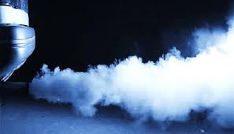 Павлоградец закрылся в гараже с работающим автомобилем и пытался совершить суицид