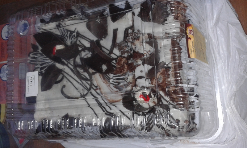 Торт с плесенью - что продают павлоградские супермаркеты