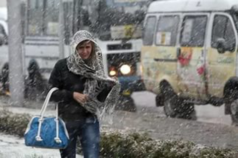 Синоптики объявили штормовое предупреждение