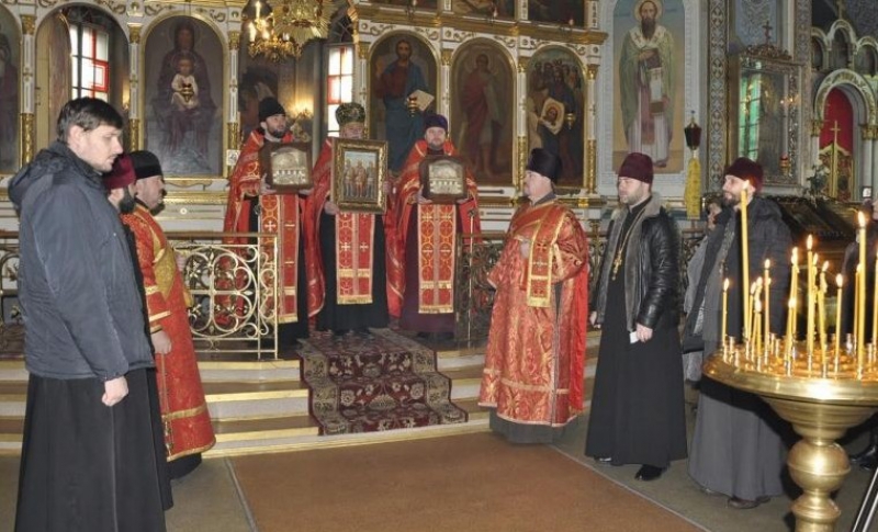 В Павлоград прибыли святыни - святых мучеников Виктора и Марианна, воинов Фивейского легиона.