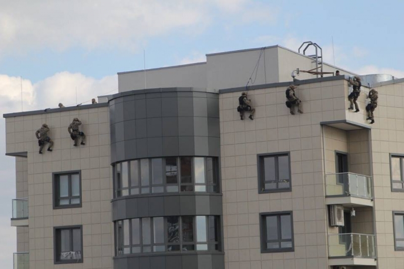 В Нацполиции появился отряд воздушного спецназа