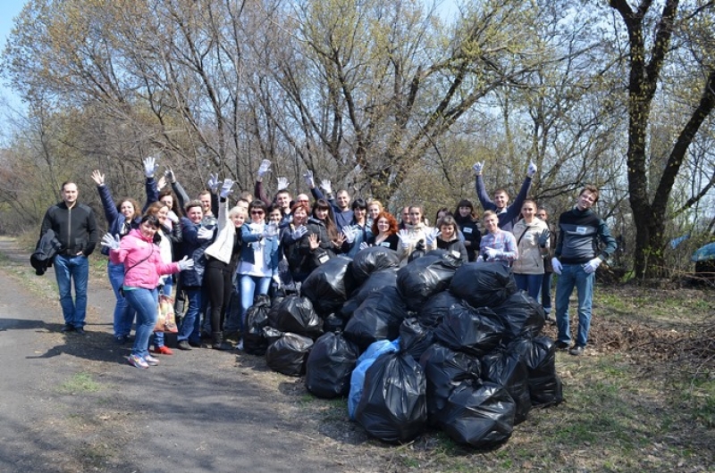 Cотрудники ДТЭК ШУ Терновское  поддержали акцию группы СКМ и ДТЭК - Чистый город. Во время субботника собрали 20 кг пластика и 300 кг прочего мусора.