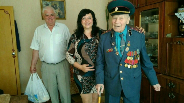 На Днепропетровщине волонтеры Фонда Вилкула посетили ветеранов ВОВ и оказали им помощь