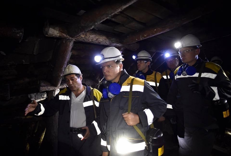 Ляшко спустился в шахту и обратился к властям из подземелья