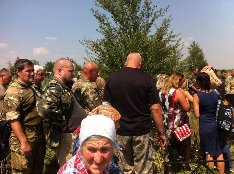 В Терновке простились с АТОшником Алексеем Вагнером растреляным в Днепре