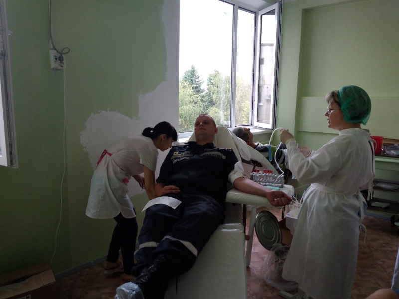 В Павлограде спасатели поделились своей кровью 
