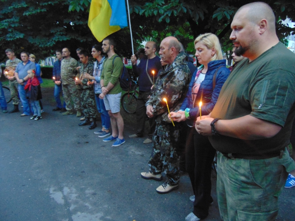 Павлоградцы зажгли «свечу памяти» погибшим в Авдеевке