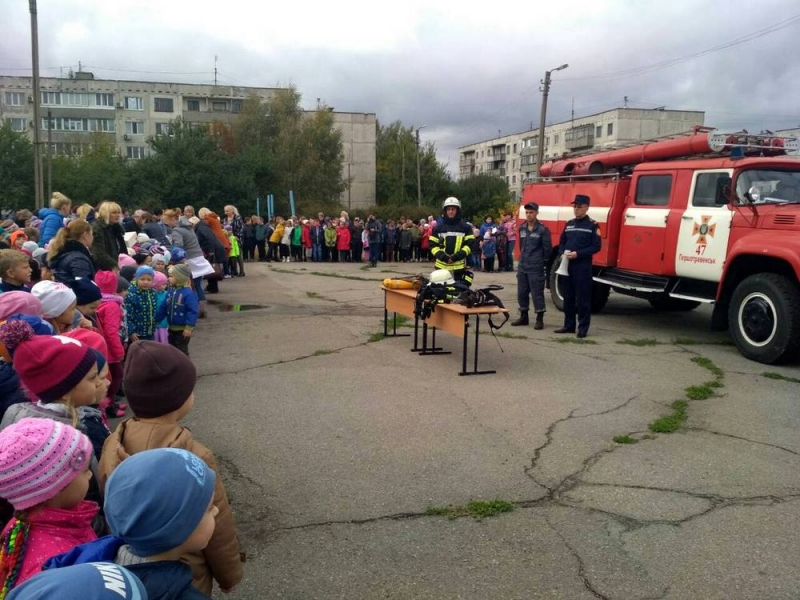 В Першотравенске эвакуировали учеников школы и воспитанников детского сада 