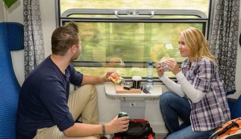 В Украине с ноября в ночных поездах подадут полноценный ужин 